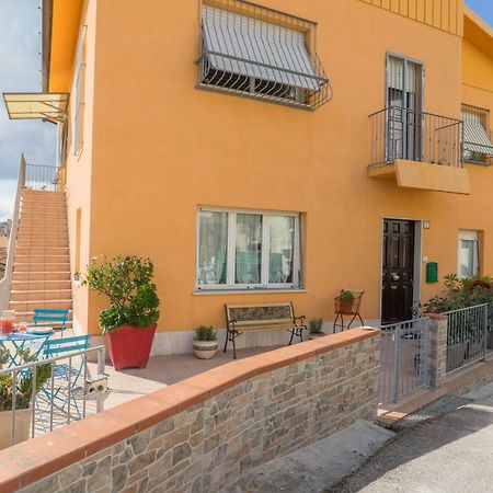 Casa Linda, A Due Passi Dal Mare Apartment Numana Bagian luar foto