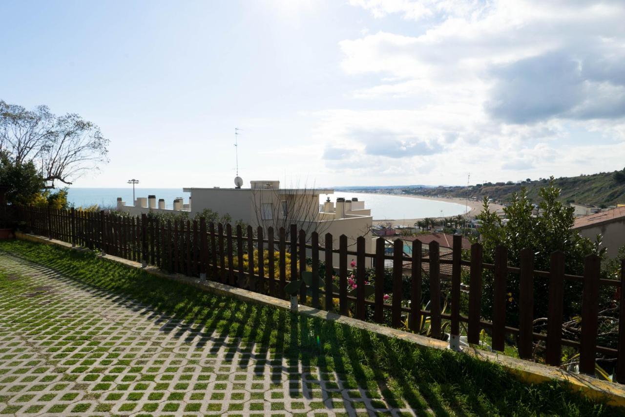 Casa Linda, A Due Passi Dal Mare Apartment Numana Bagian luar foto