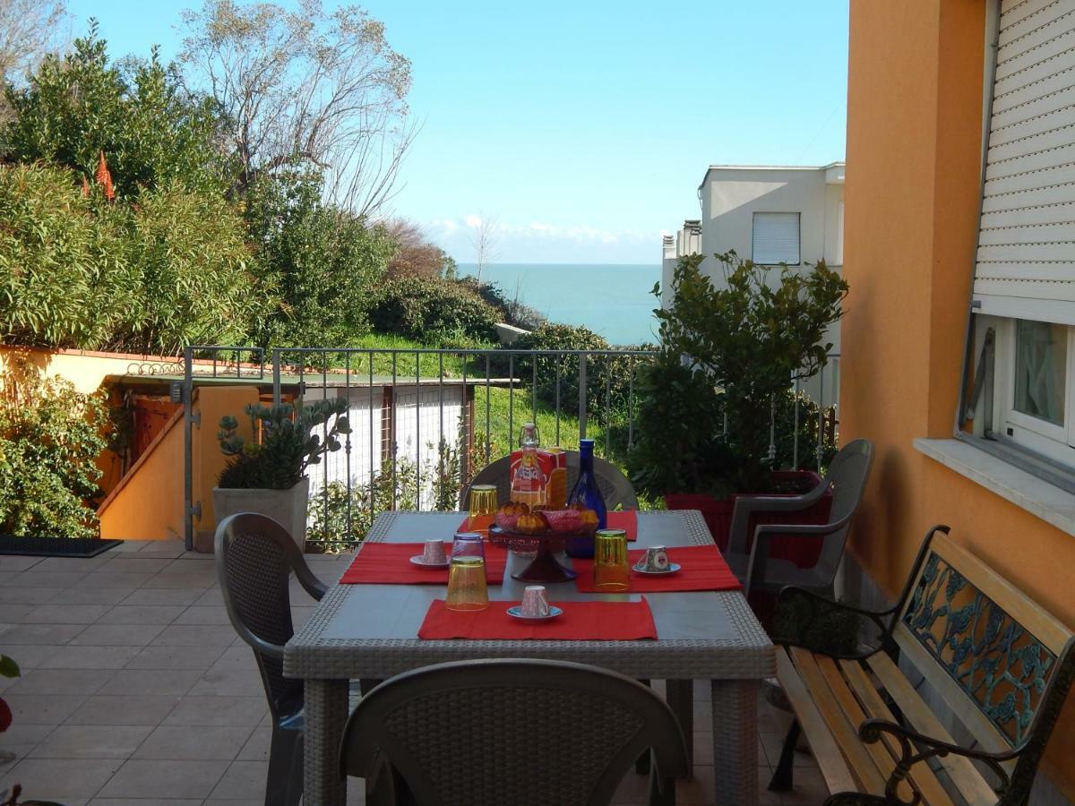 Casa Linda, A Due Passi Dal Mare Apartment Numana Bagian luar foto