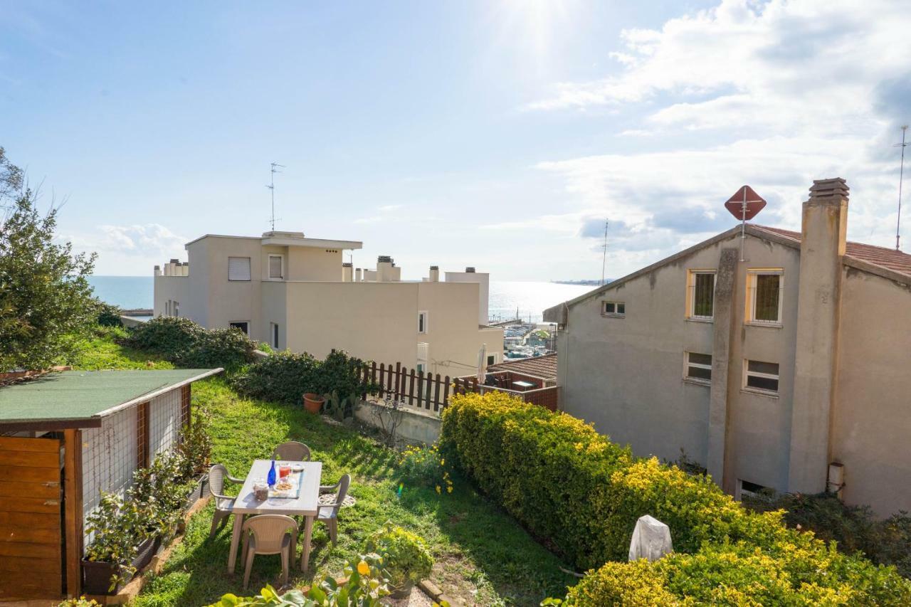 Casa Linda, A Due Passi Dal Mare Apartment Numana Bagian luar foto